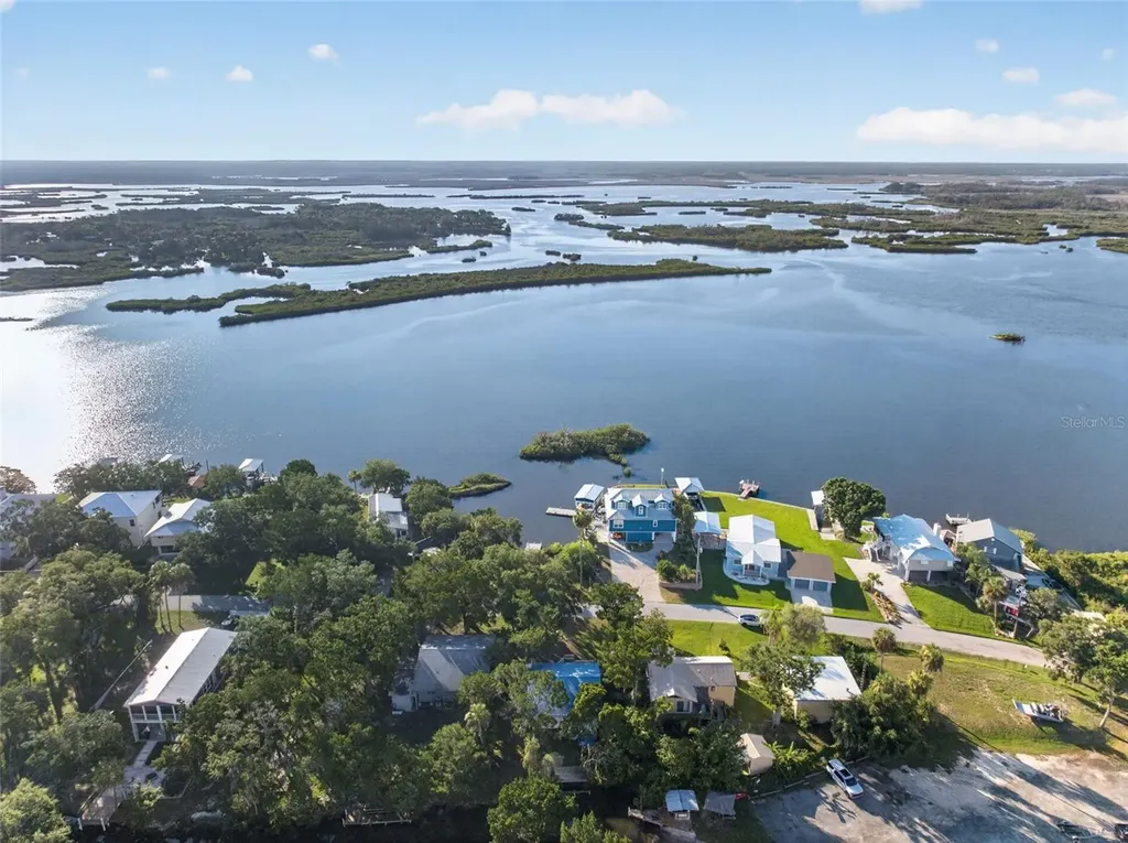 2350 S Waterman Drive Crystal River FL 34429