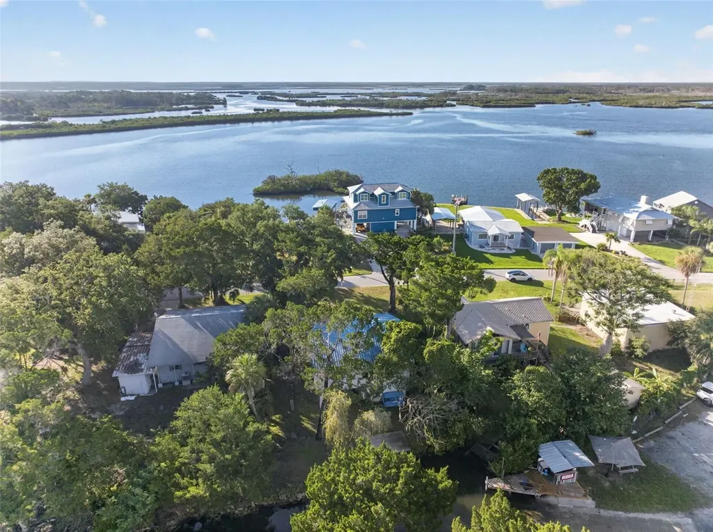 2350 S Waterman Drive Crystal River FL 34429