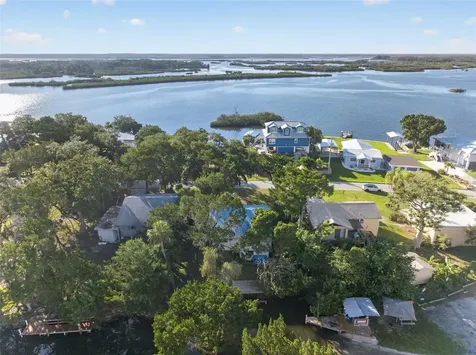 2350 S Waterman Drive Crystal River FL 34429