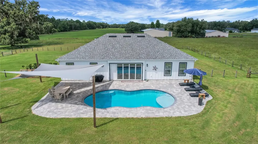 10757 County Road 223 Oxford FL 34484