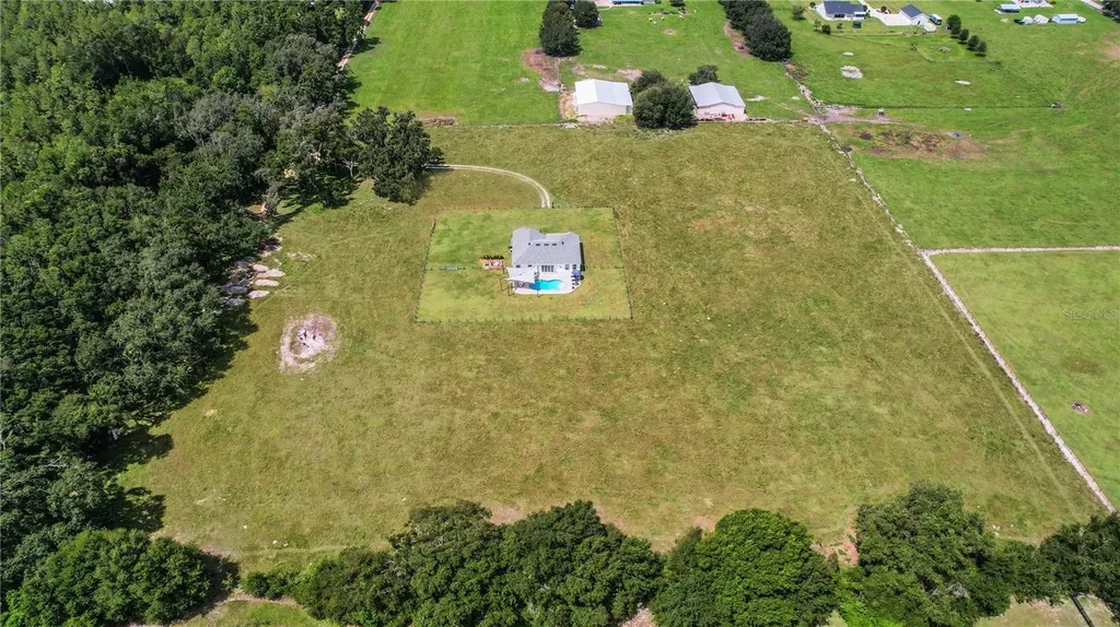 10757 County Road 223 Oxford FL 34484
