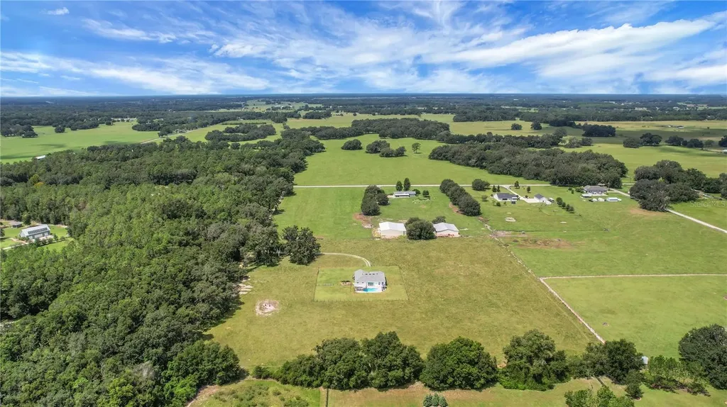 10757 County Road 223 Oxford FL 34484