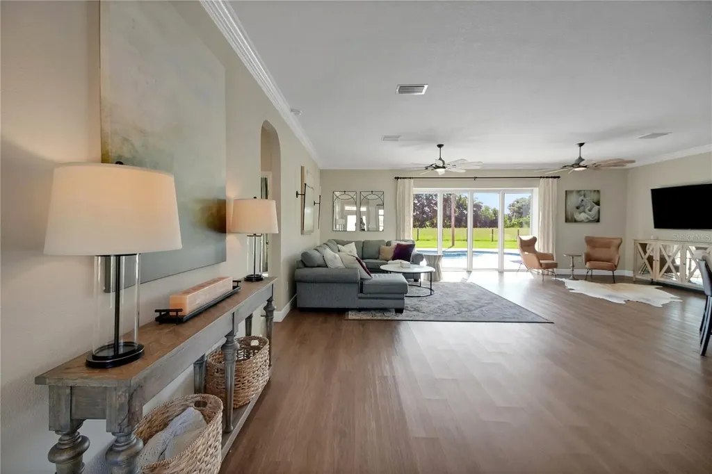 10757 County Road 223 Oxford FL 34484