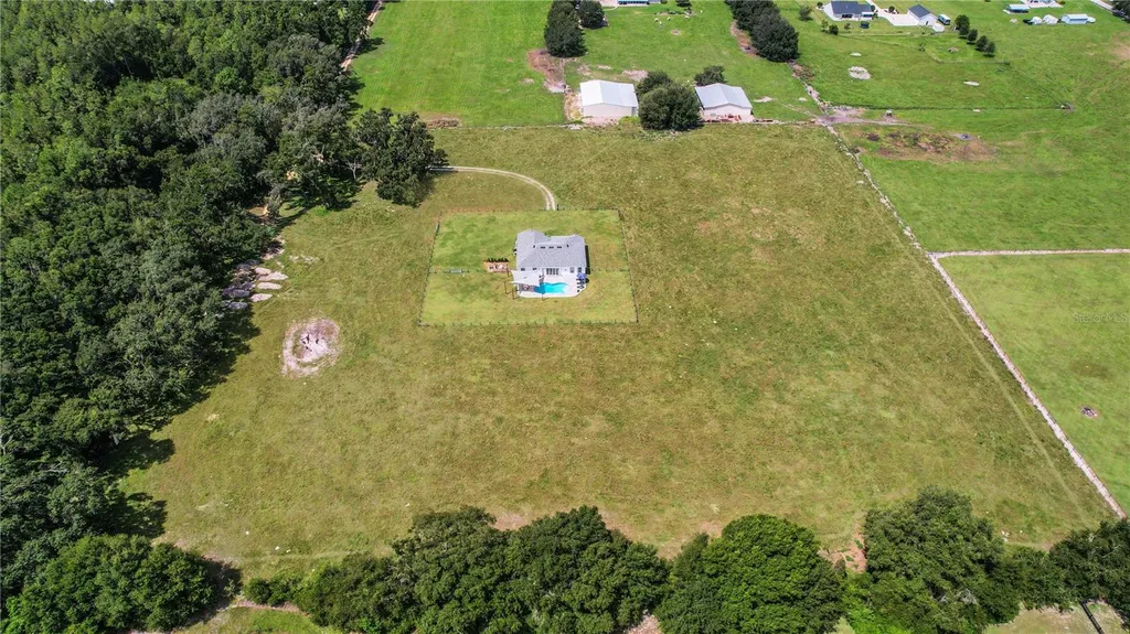 10757 County Road 223 Oxford FL 34484