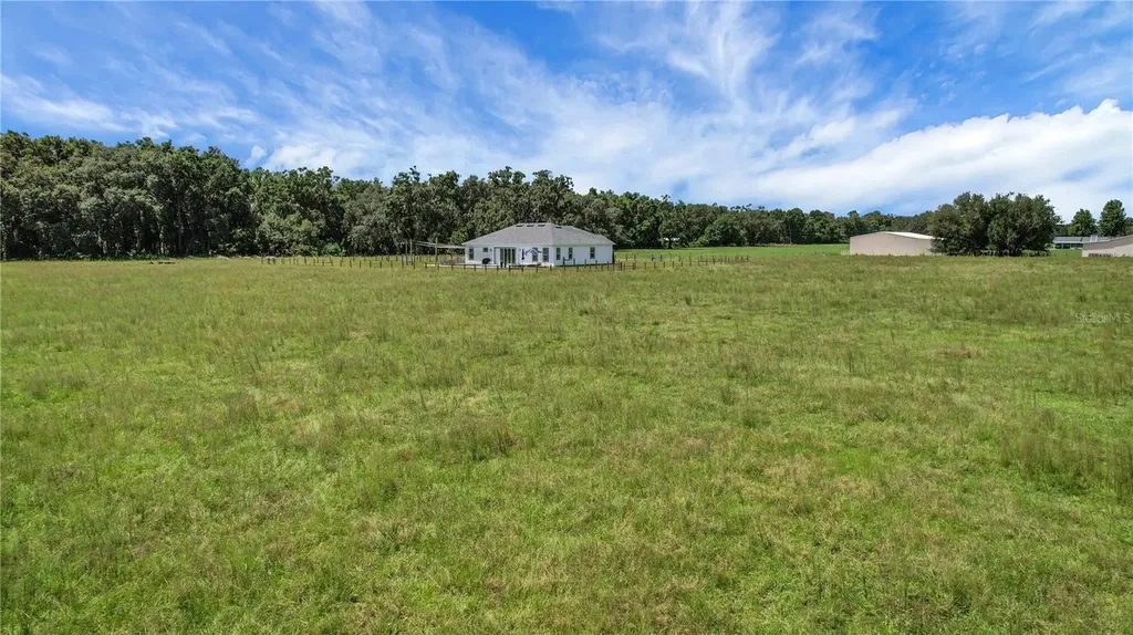 10757 County Road 223 Oxford FL 34484