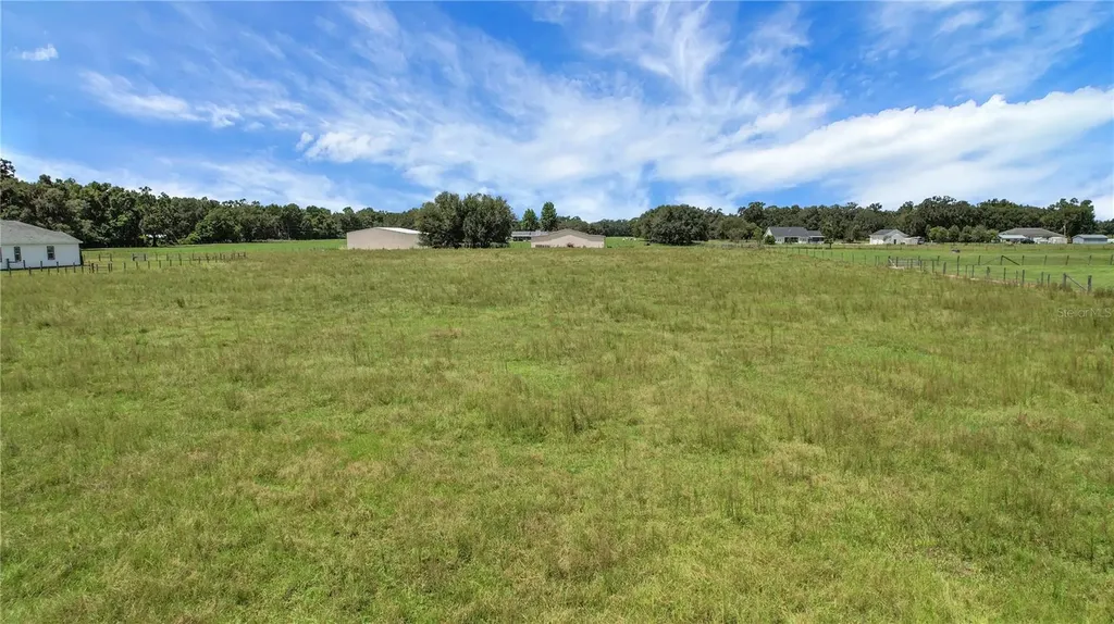 10757 County Road 223 Oxford FL 34484