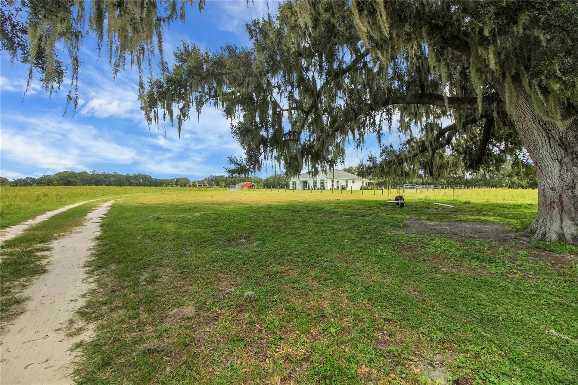 10757 County Road 223 Oxford FL 34484
