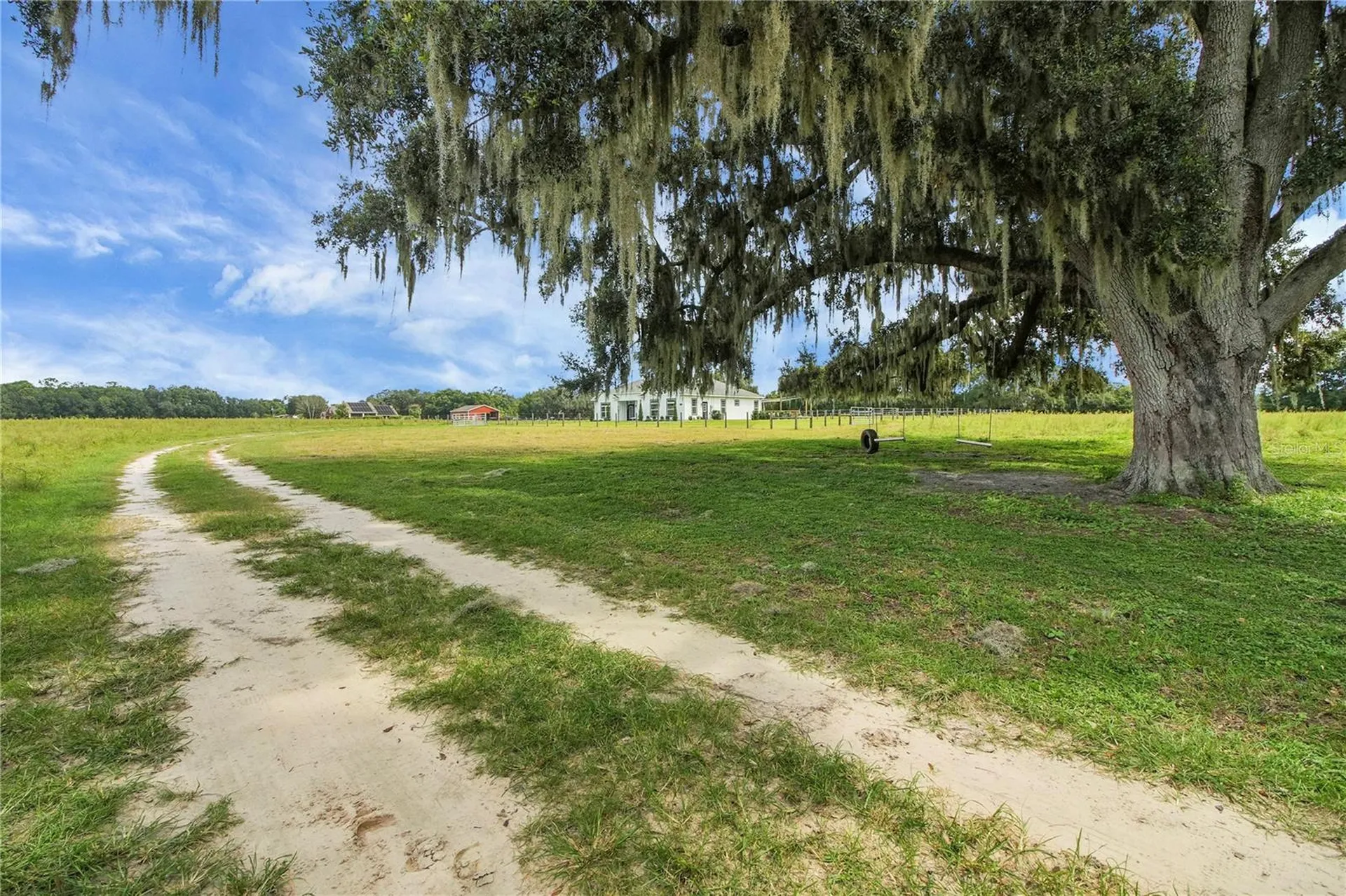 10757 County Road 223 Oxford FL 34484