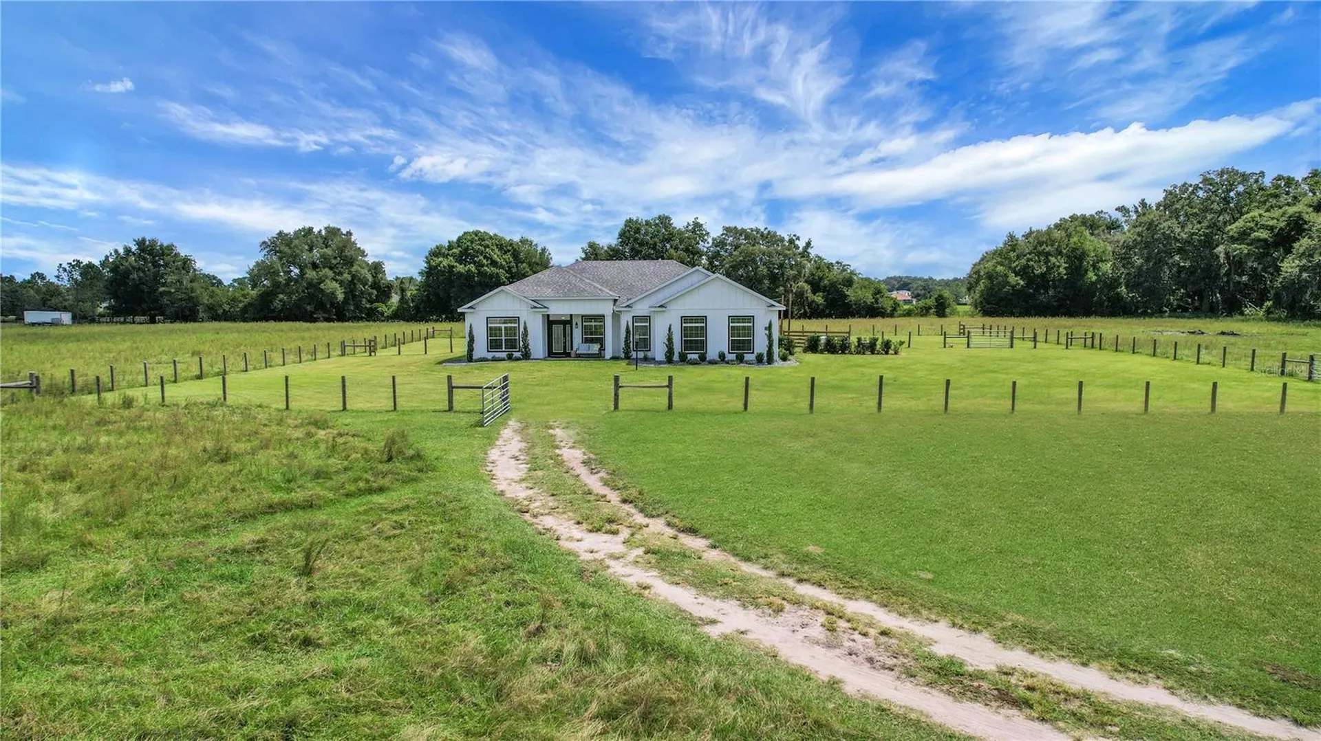 10757 County Road 223 Oxford FL 34484