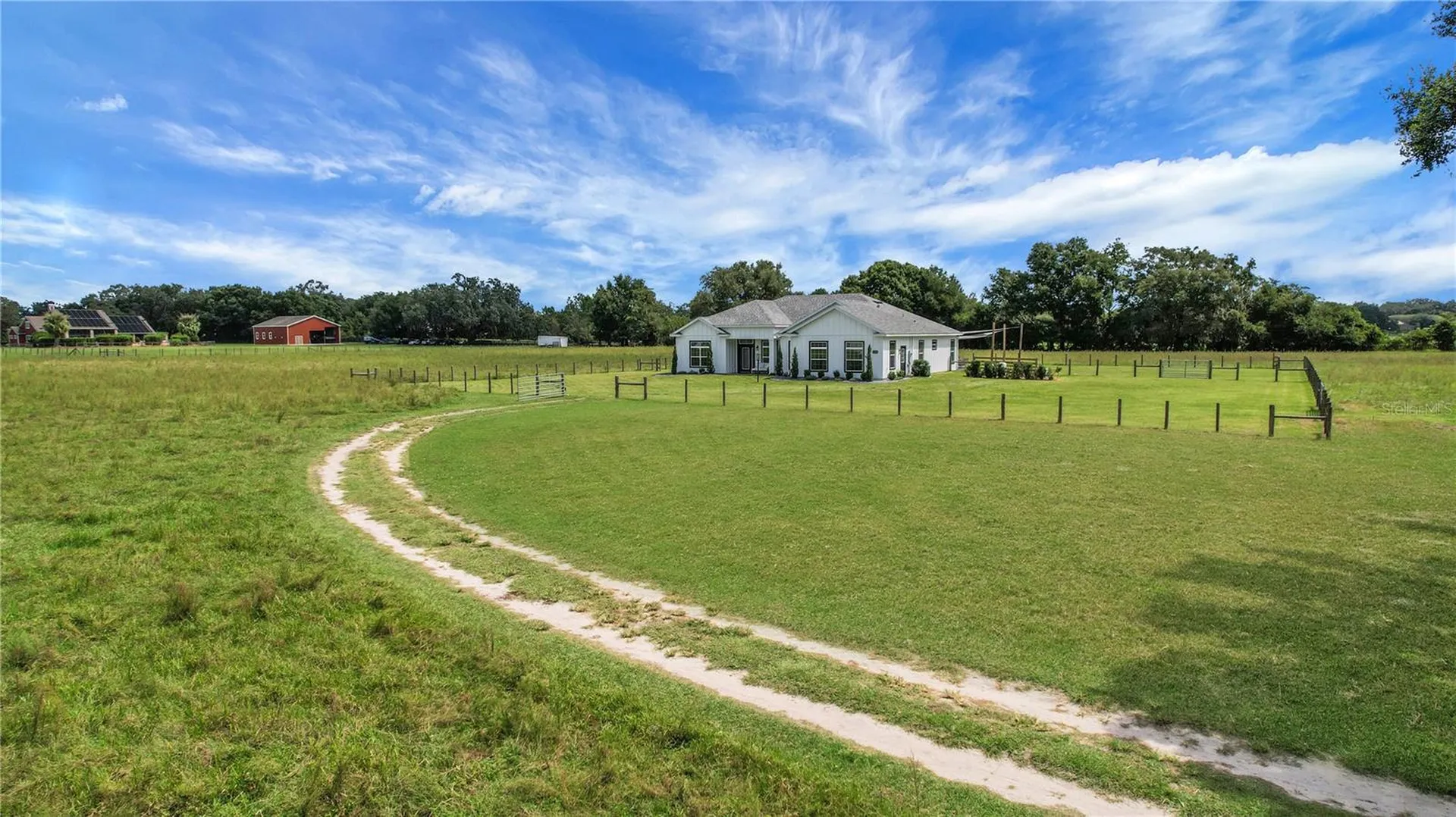 10757 County Road 223 Oxford FL 34484