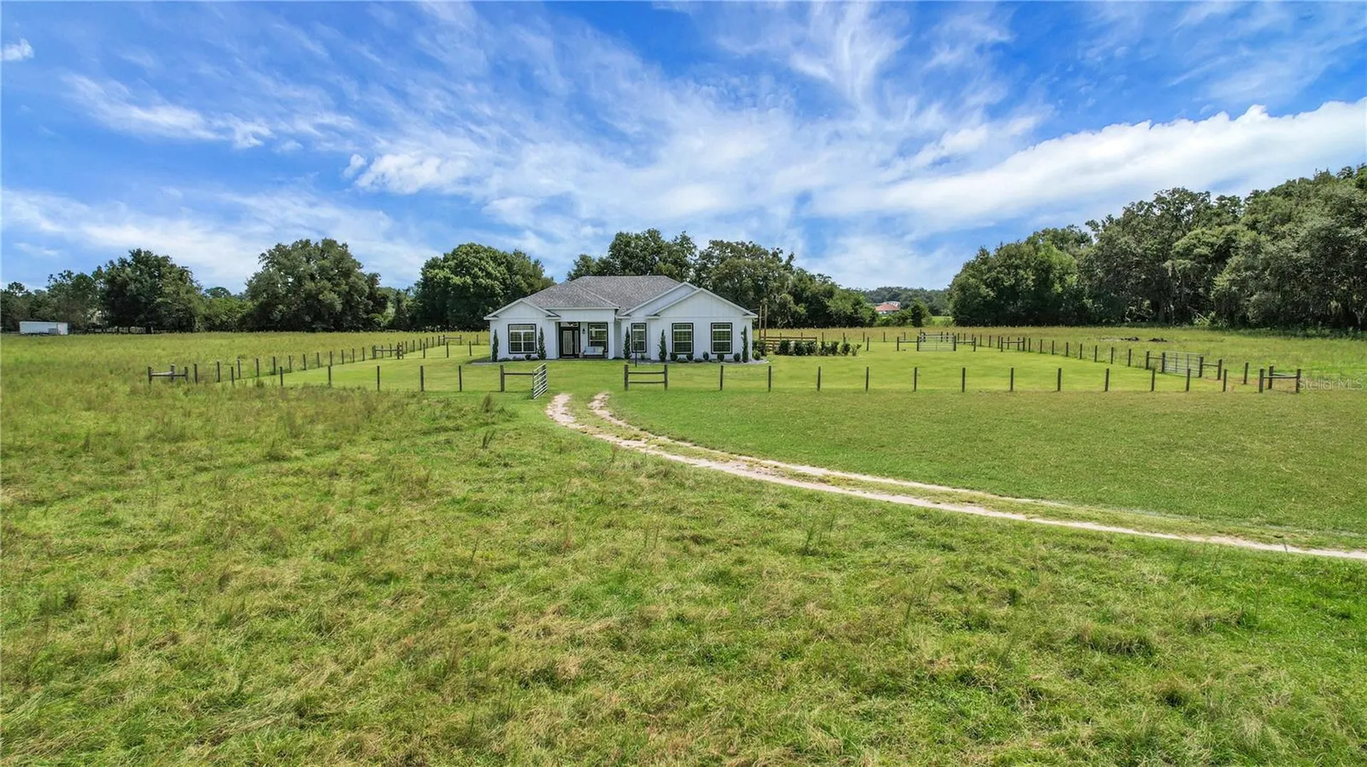 10757 County Road 223 Oxford FL 34484