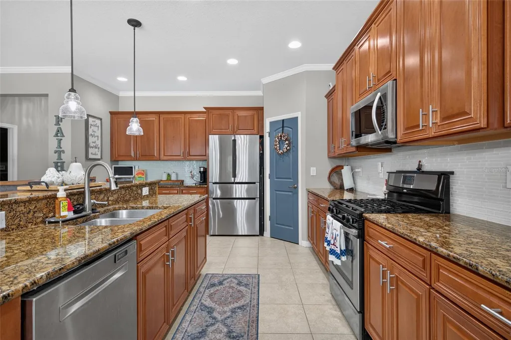 15601 Starling Water Drive Lithia FL 33547