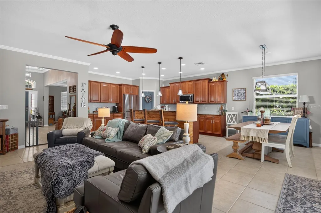15601 Starling Water Drive Lithia FL 33547