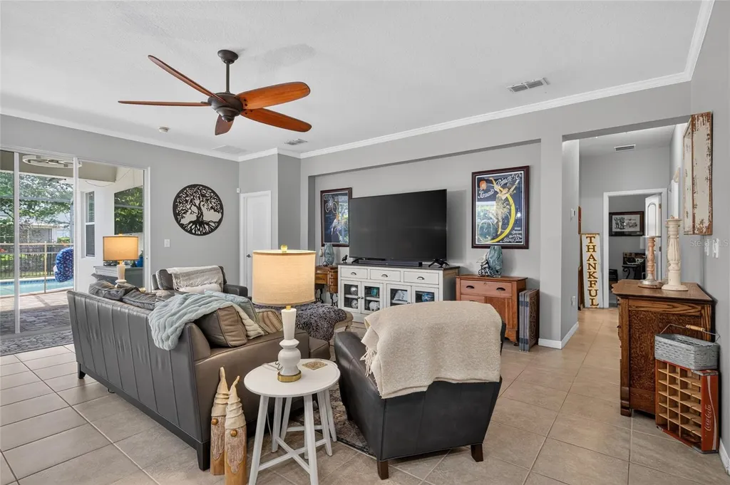 15601 Starling Water Drive Lithia FL 33547