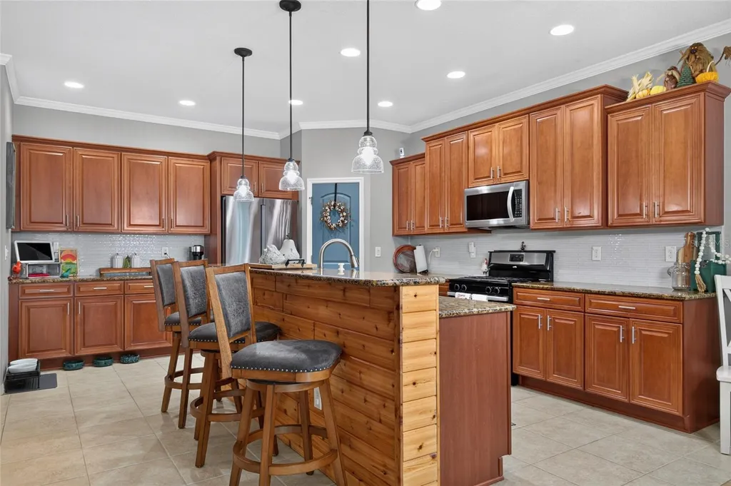 15601 Starling Water Drive Lithia FL 33547