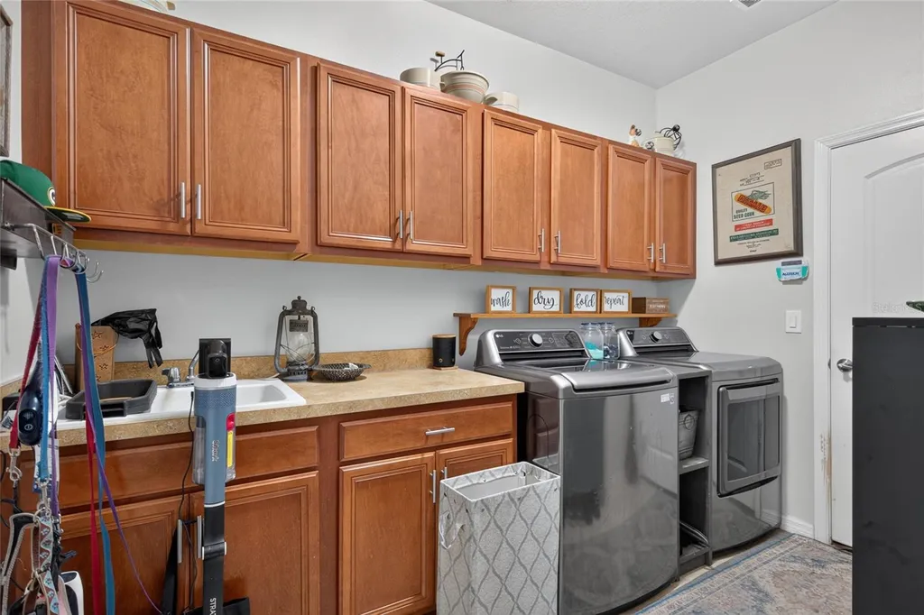 15601 Starling Water Drive Lithia FL 33547