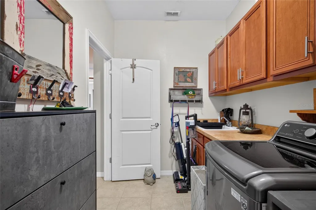 15601 Starling Water Drive Lithia FL 33547