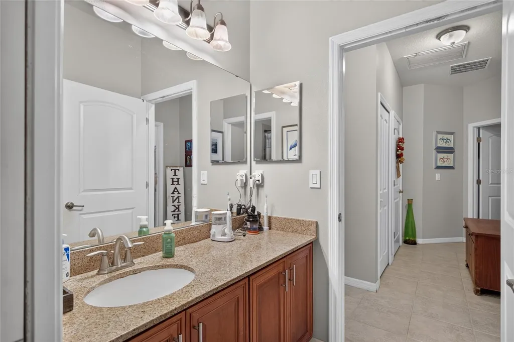 15601 Starling Water Drive Lithia FL 33547