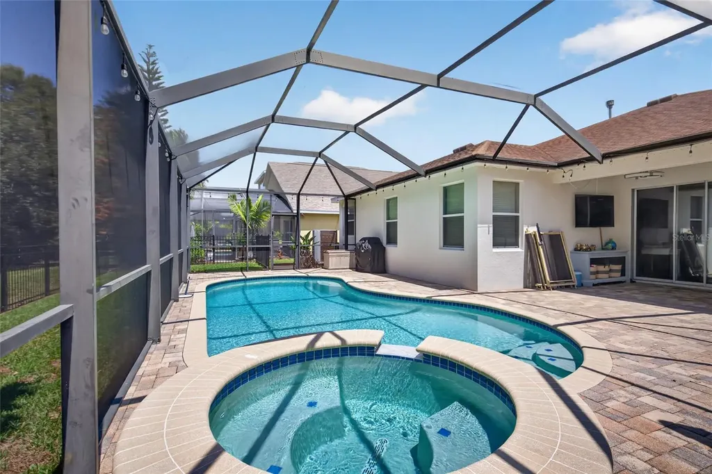 15601 Starling Water Drive Lithia FL 33547