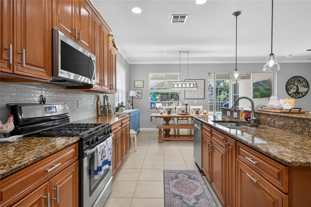 15601 Starling Water Drive Lithia FL 33547