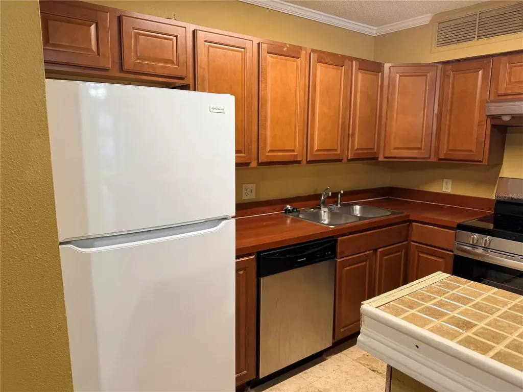345 Forestway Circle Altamonte Springs FL 32701