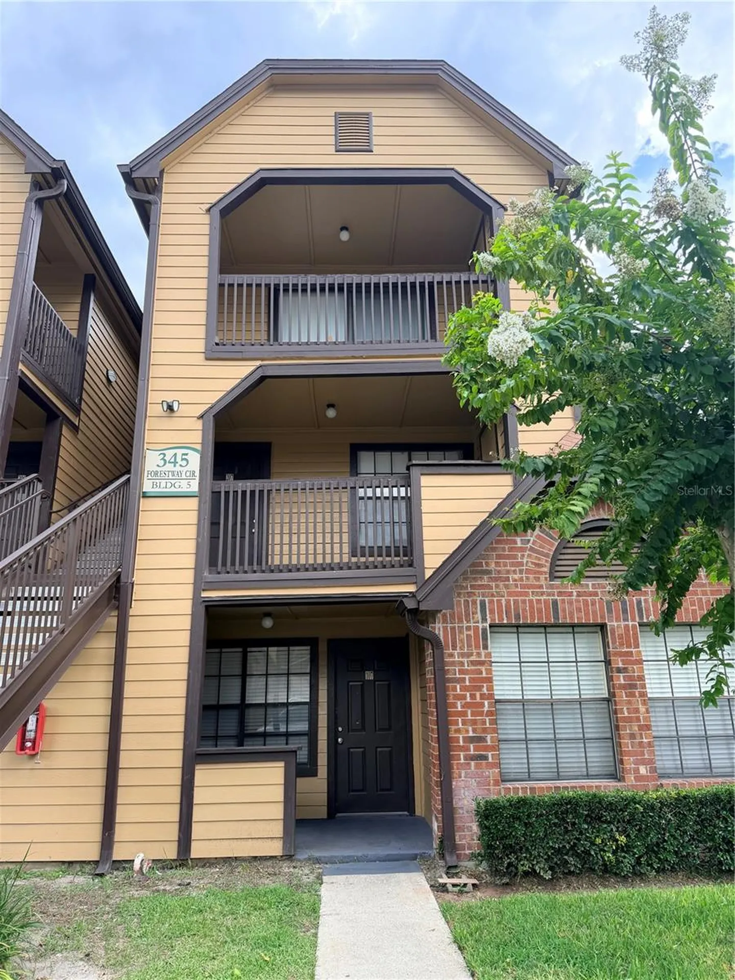 345 Forestway Circle Altamonte Springs FL 32701