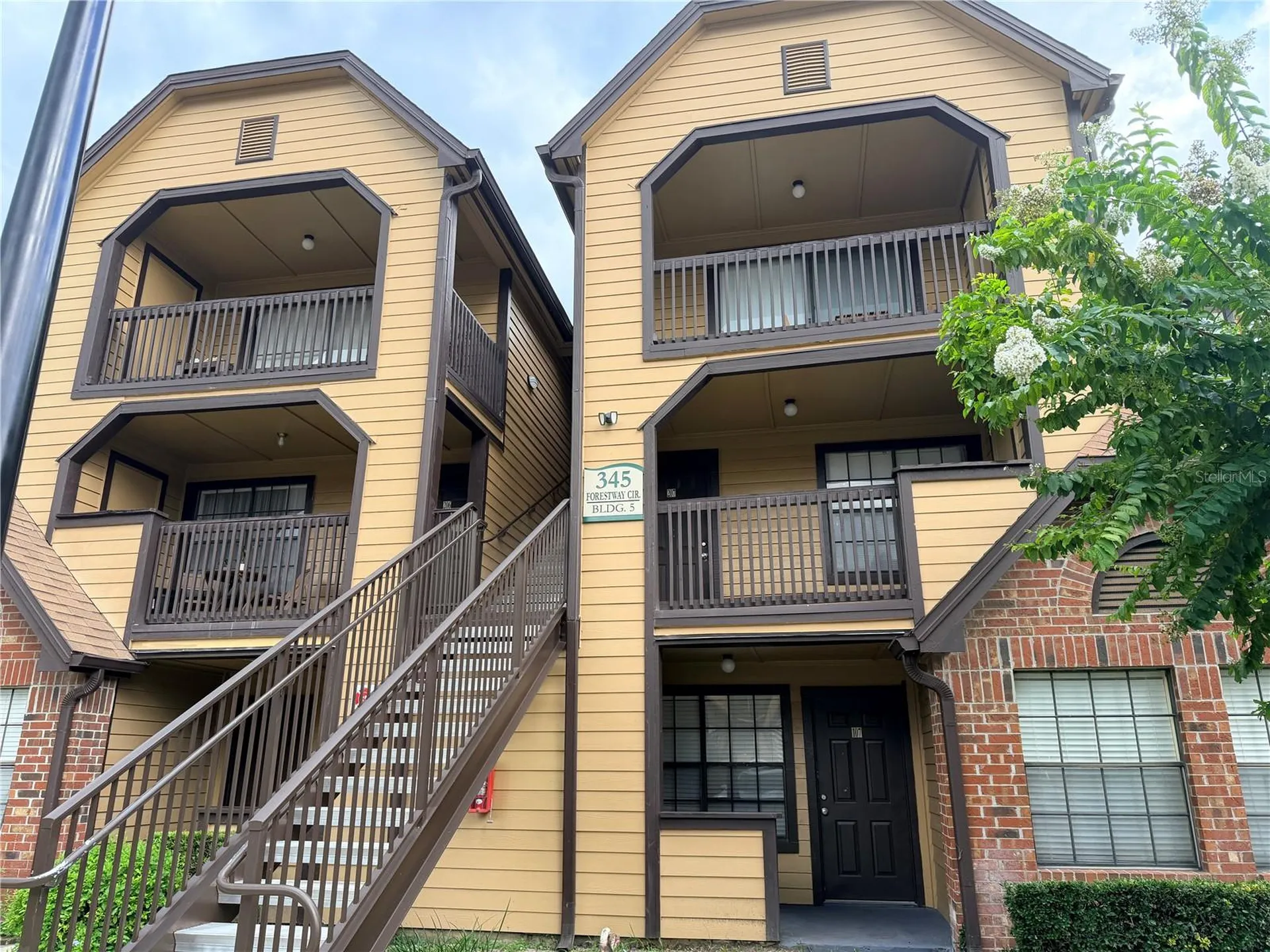 345 Forestway Circle Altamonte Springs FL 32701