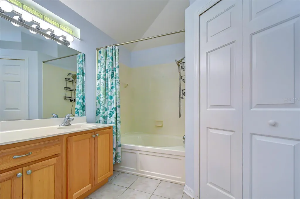 6010 Skylarkcrest Drive Lithia FL 33547