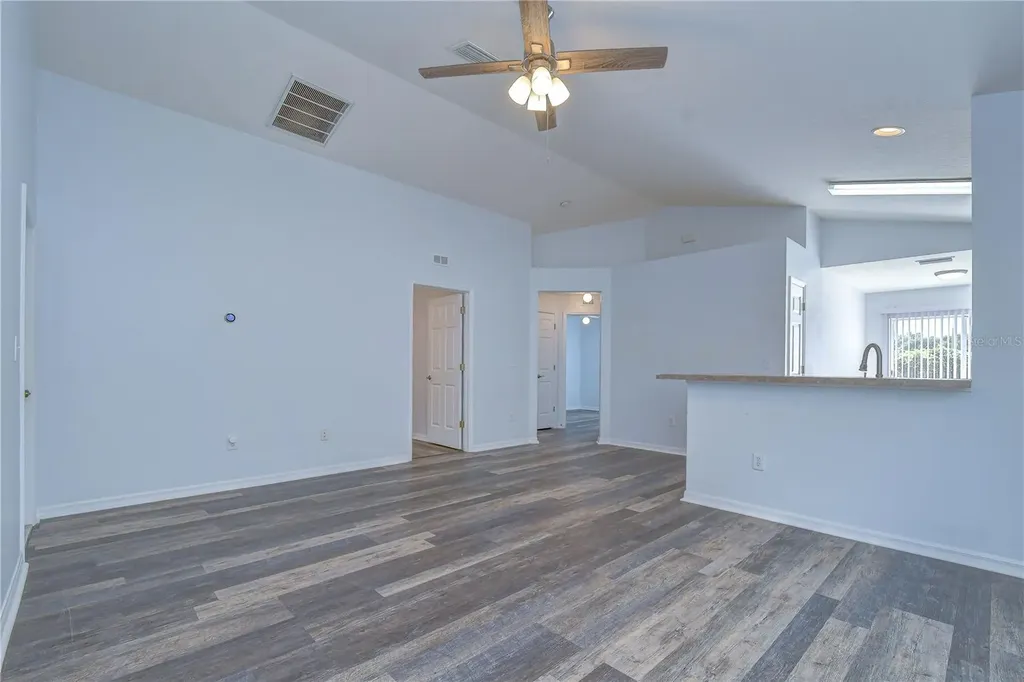 6010 Skylarkcrest Drive Lithia FL 33547