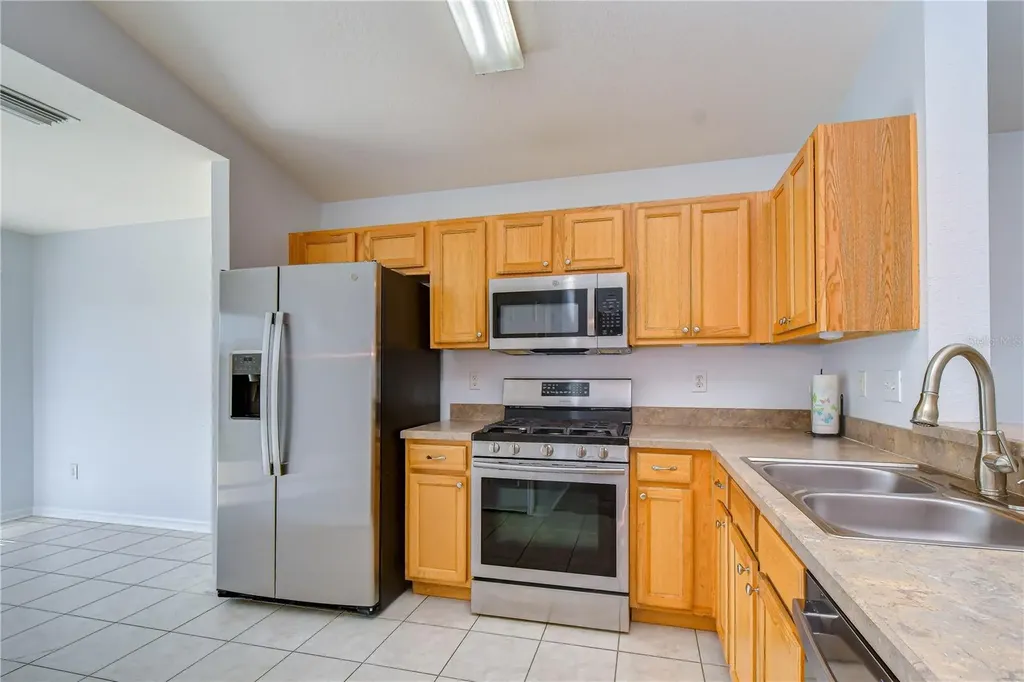 6010 Skylarkcrest Drive Lithia FL 33547