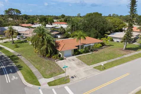 7411 Dickens Drive Sarasota FL 34231