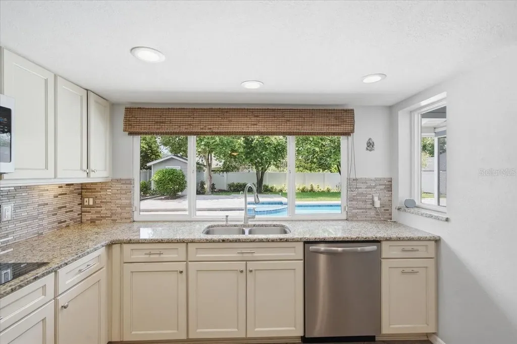 13101 Burnes Lake Drive Tampa FL 33612