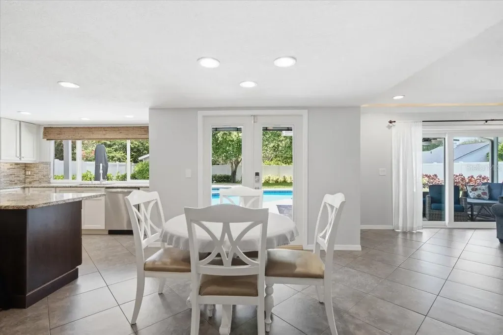 13101 Burnes Lake Drive Tampa FL 33612