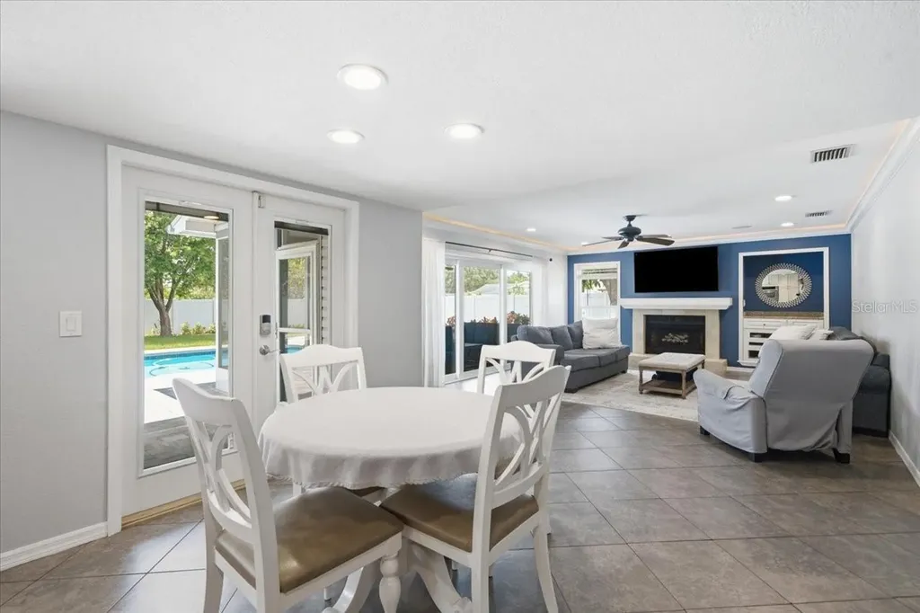 13101 Burnes Lake Drive Tampa FL 33612