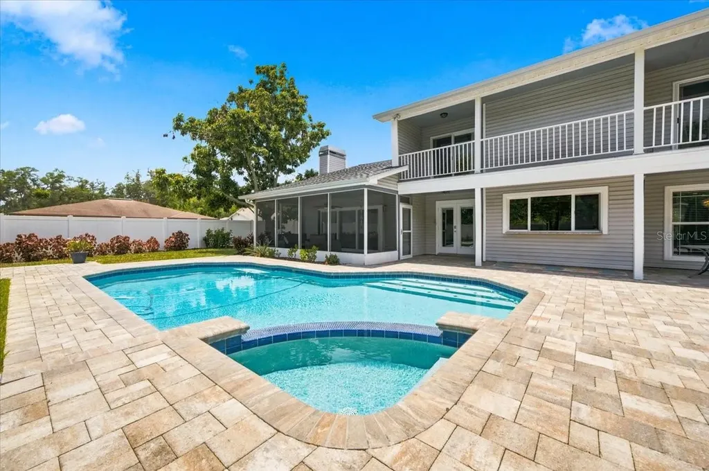 13101 Burnes Lake Drive Tampa FL 33612