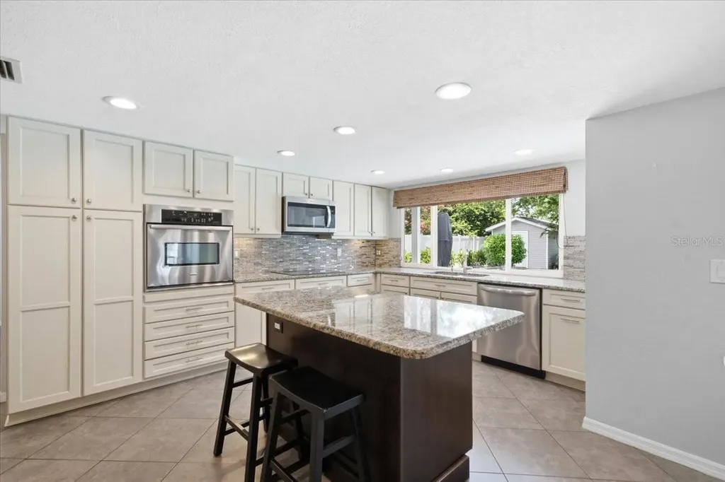 13101 Burnes Lake Drive Tampa FL 33612