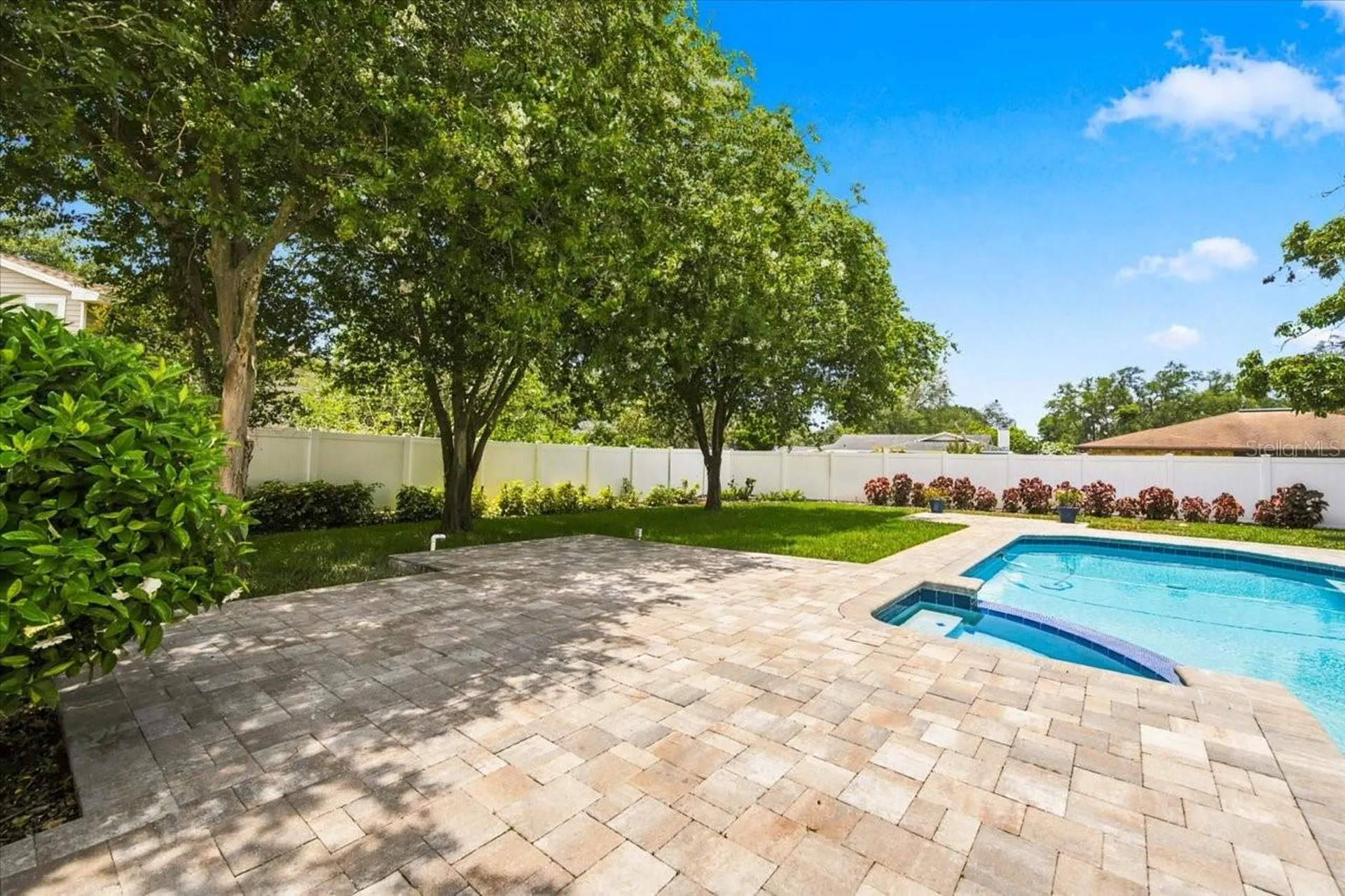 13101 Burnes Lake Drive Tampa FL 33612
