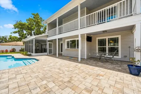 13101 Burnes Lake Drive Tampa FL 33612