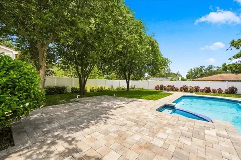 13101 Burnes Lake Drive Tampa FL 33612
