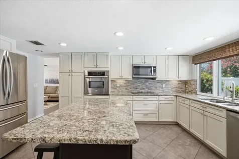 13101 Burnes Lake Drive Tampa FL 33612