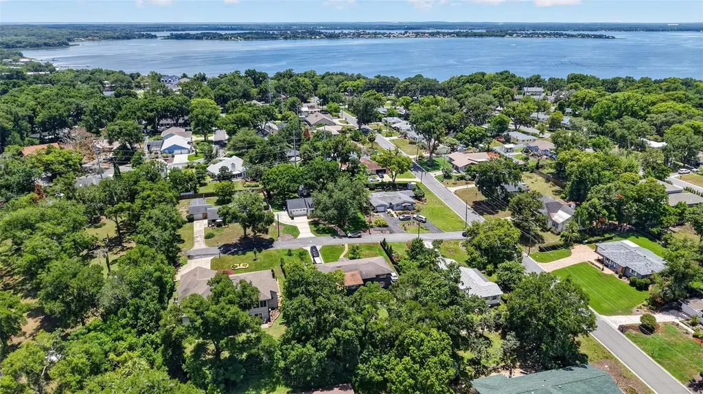 705 Hilltop Court Mount Dora FL 32757