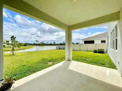5520 Hollingworth Trail Wesley Chapel FL 33545
