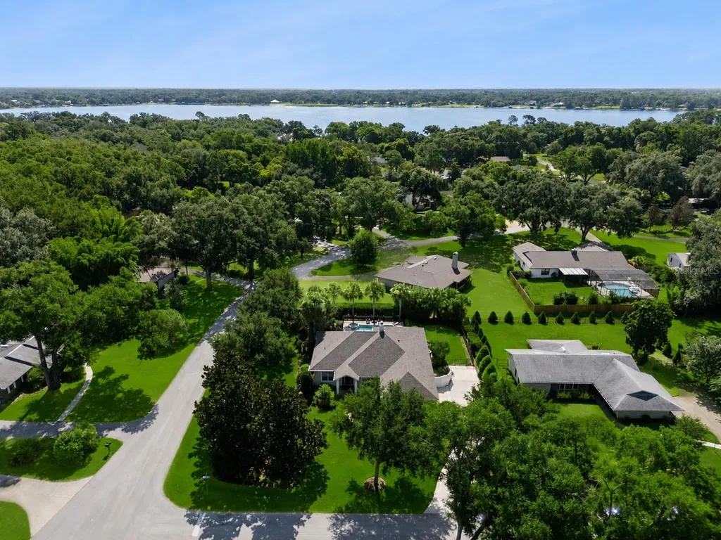 1215 Gray Court Eustis FL 32726