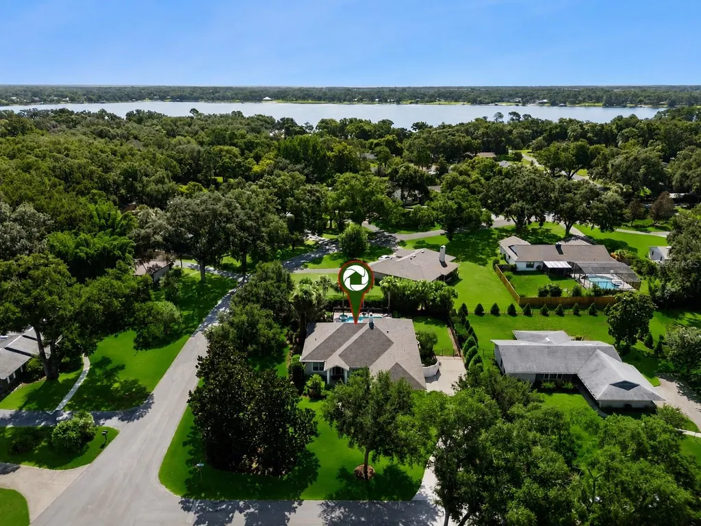 1215 Gray Court Eustis FL 32726