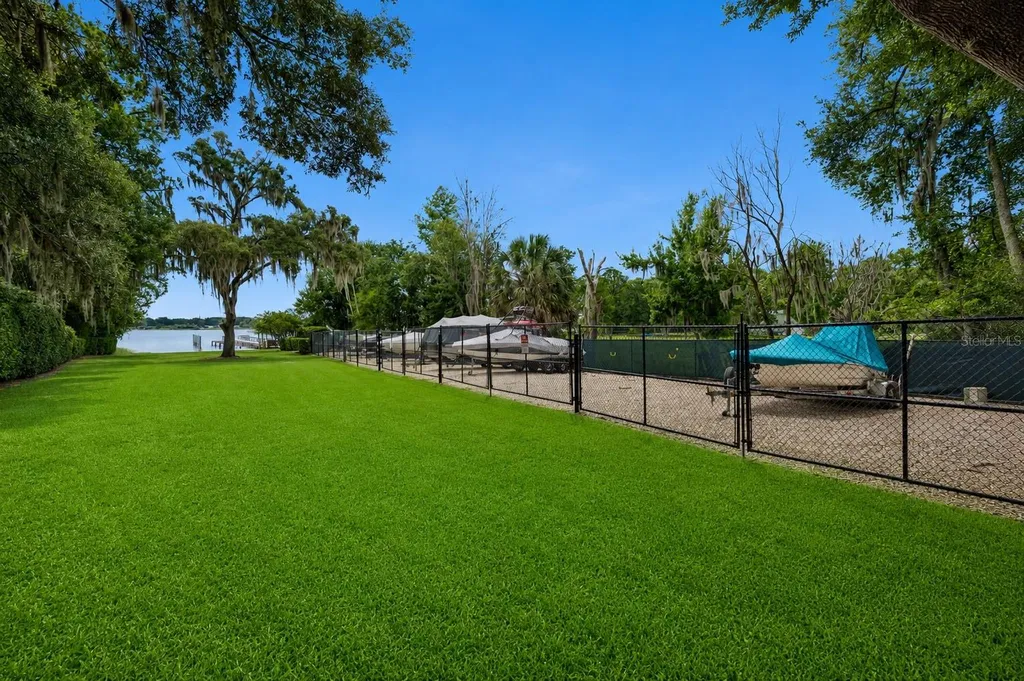 1215 Gray Court Eustis FL 32726