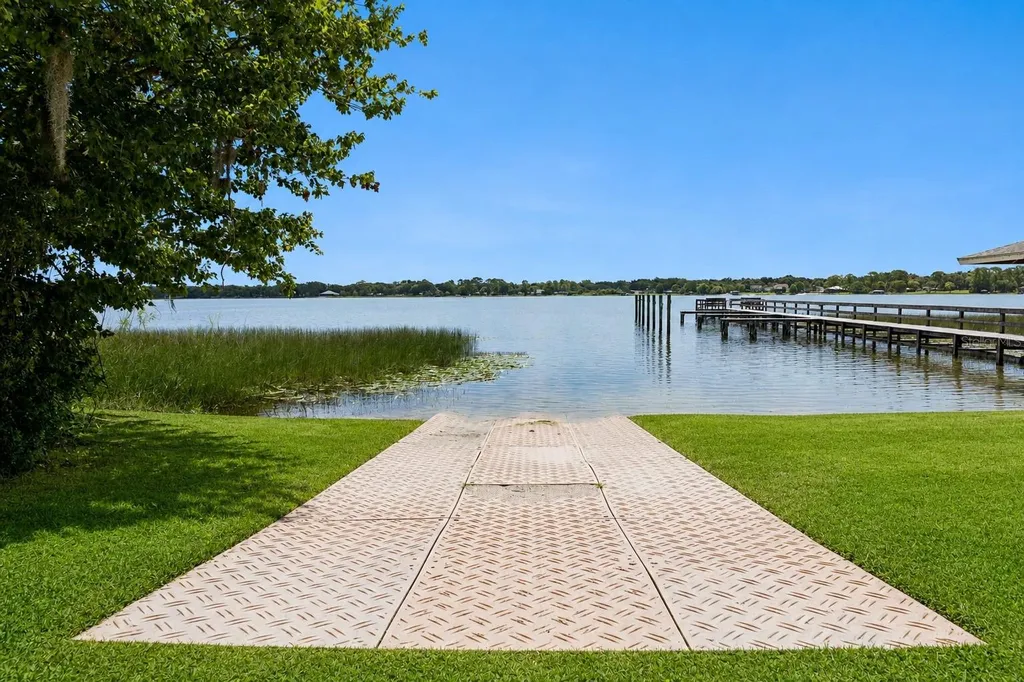 1215 Gray Court Eustis FL 32726