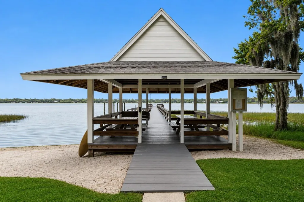 1215 Gray Court Eustis FL 32726