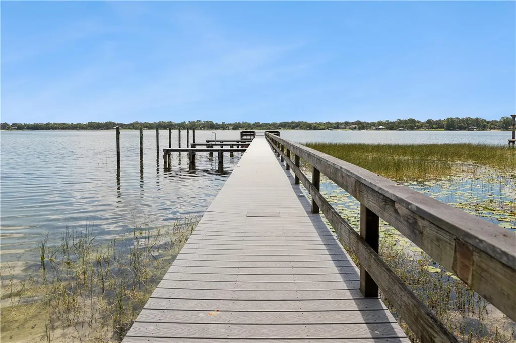 1215 Gray Court Eustis FL 32726