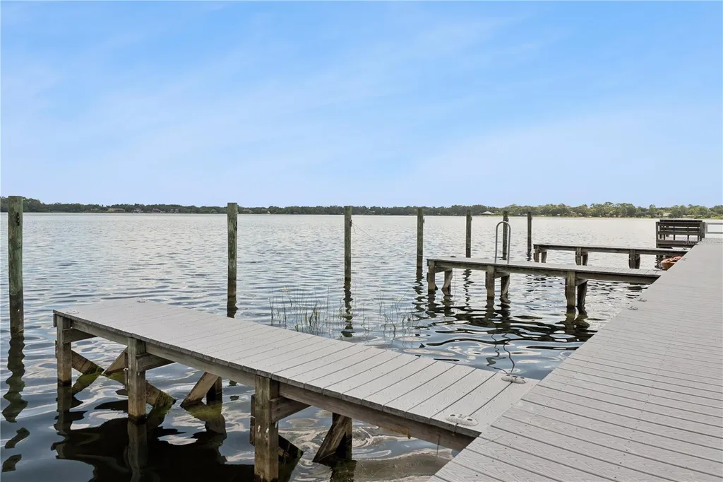 1215 Gray Court Eustis FL 32726