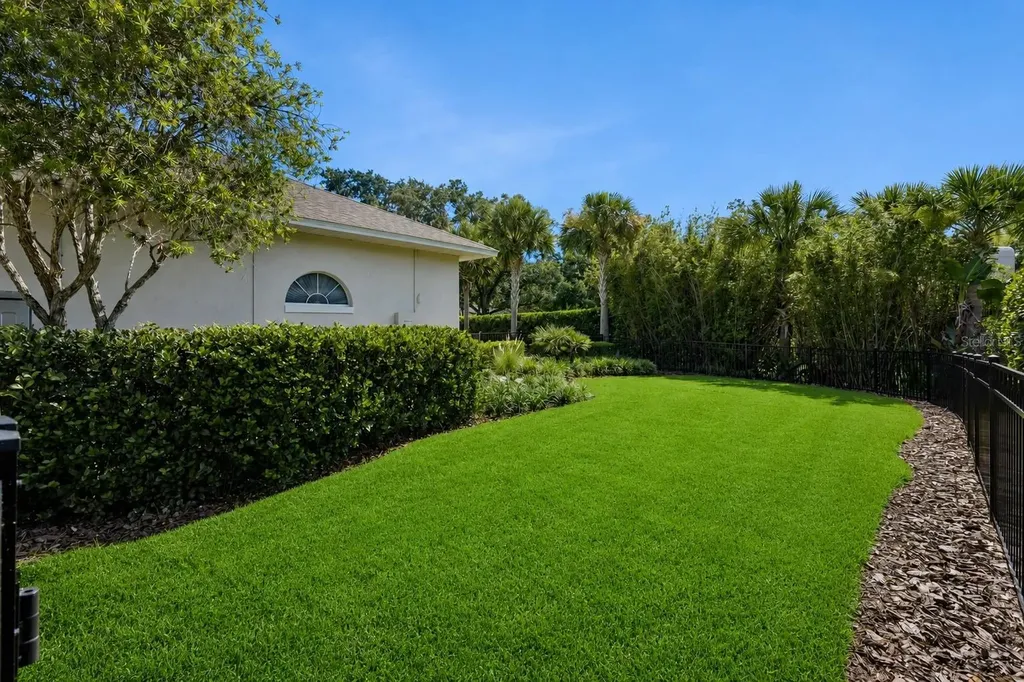 1215 Gray Court Eustis FL 32726